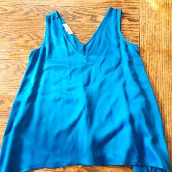 Johnny Was Calme Double V Neck Flowy Tank in Blue Size XS - Picture 1 of 4
